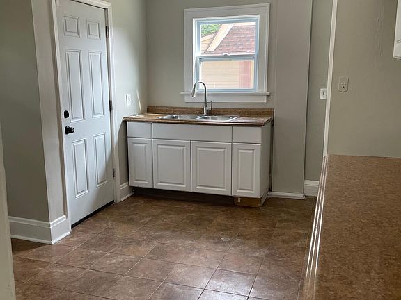 2nd image of 873 Orlando Ave