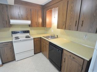 15 Mayo Dr APT 34, Holden, MA 01520