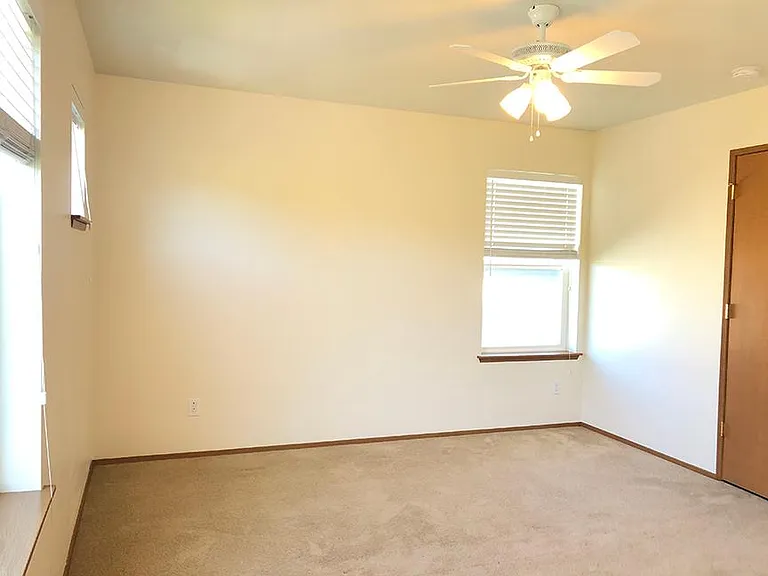 571 NW Nesvik Way — Photo 11
