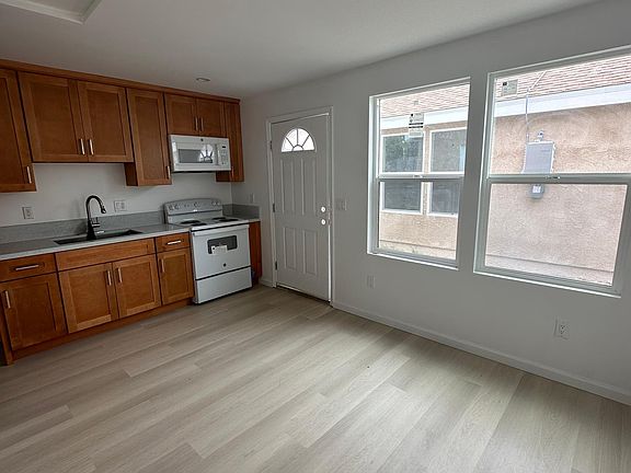 3rd image of 6852 Ira Ave #1/4