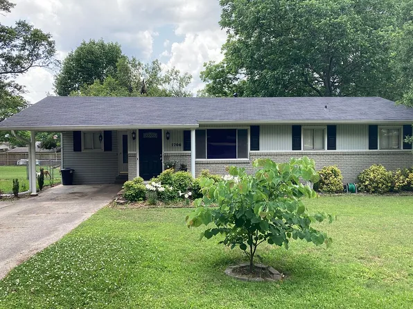 1706 Strait Pl, Stuttgart, AR 72160