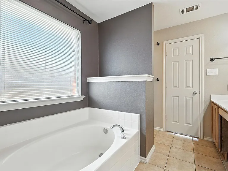 6012 Parkplace Dr — Photo 19