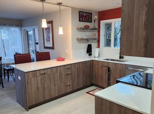 48 Eagle Crest Dr APT 2F, Lake Oswego, OR 97035