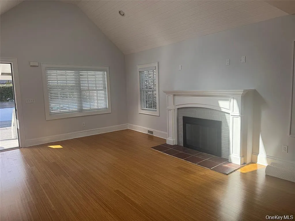 3 bed, 2.5 bath, 1116 sqft, $4,800 — Photo 3