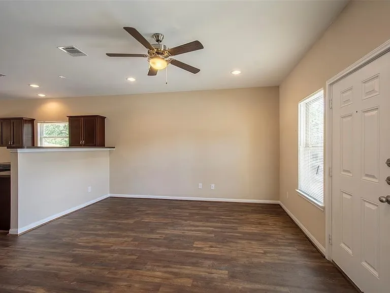 8142 Cabot St — Photo 17