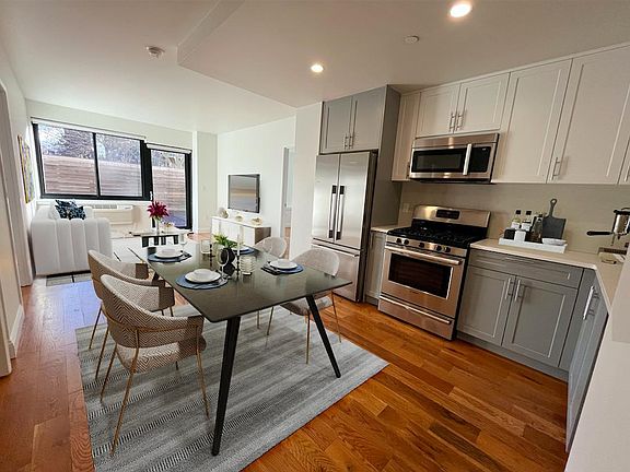 2nd image of 490 Myrtle Ave APT 2Q