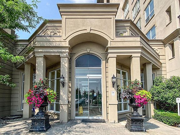 2nd image of 8 Maison Parc Ct #616