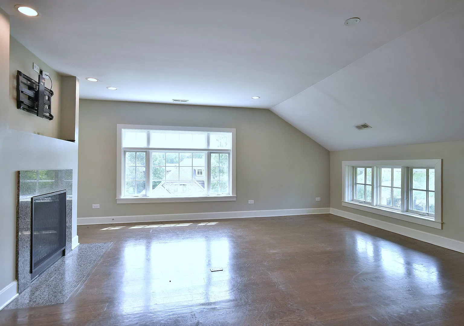 2 bed, 2.5 bath, 1200 sqft, $2,800 — Photo 2