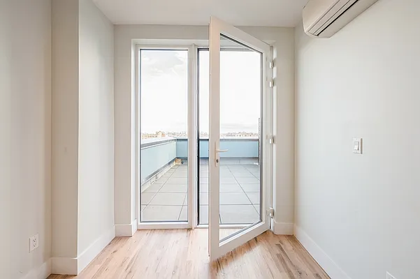 Rented by Voro, LLC | media 4