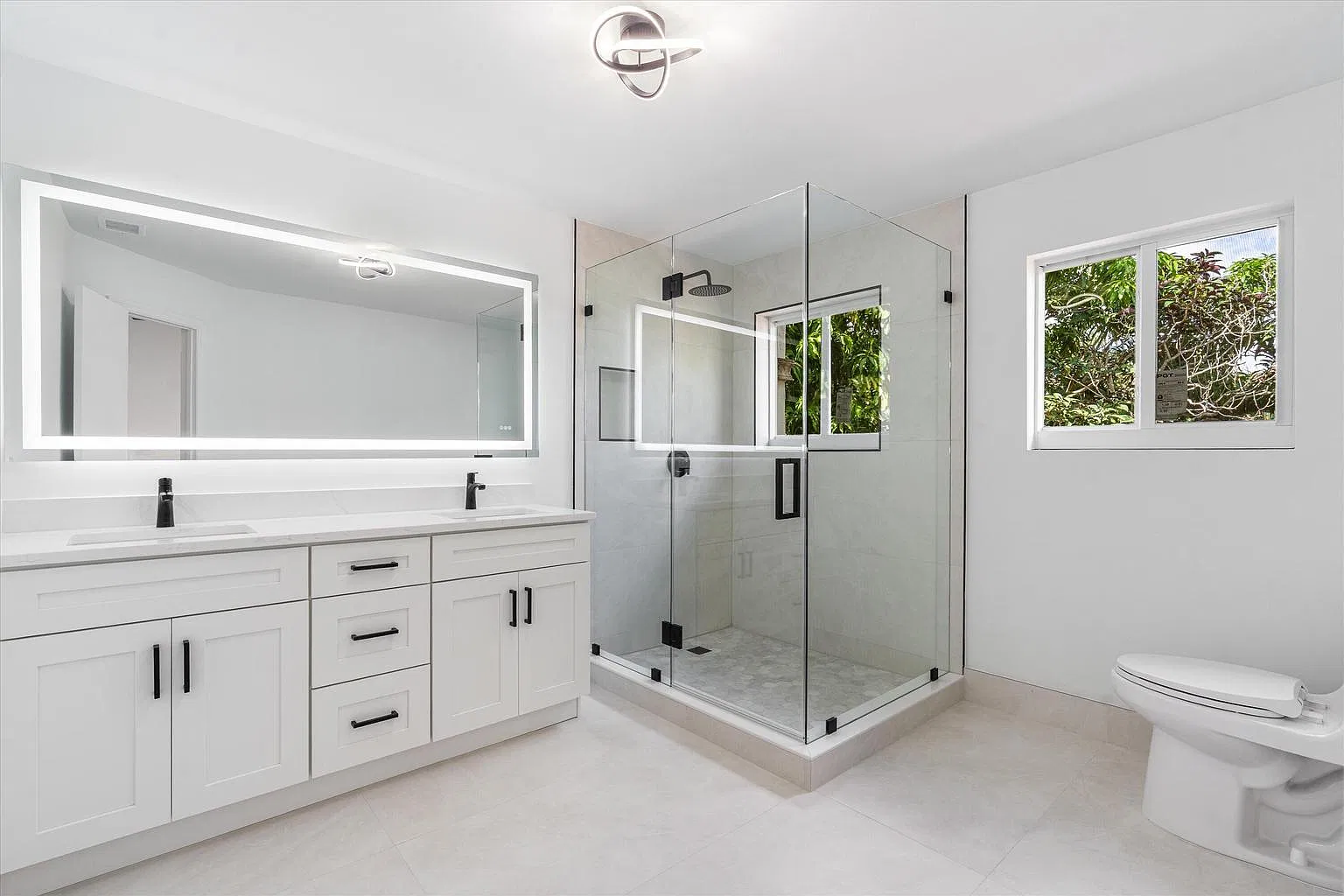 3 bed, 1728 sqft, $5,000 — Photo 3