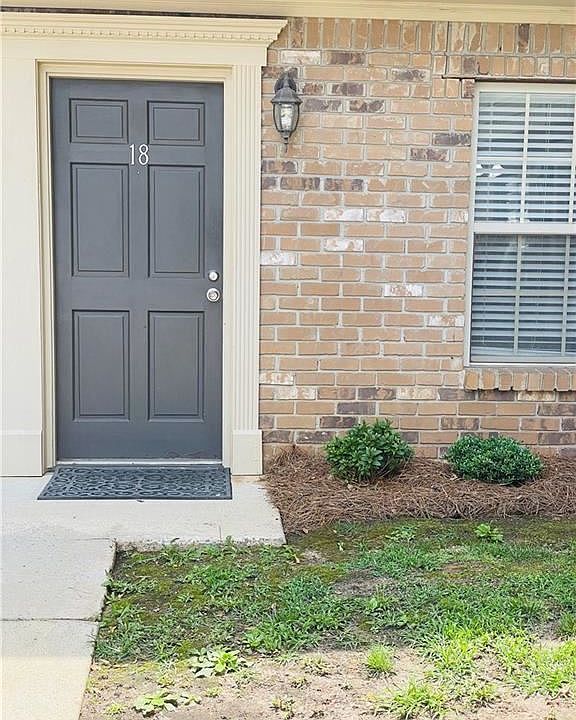 1st image of 18 Villa Ct SE
