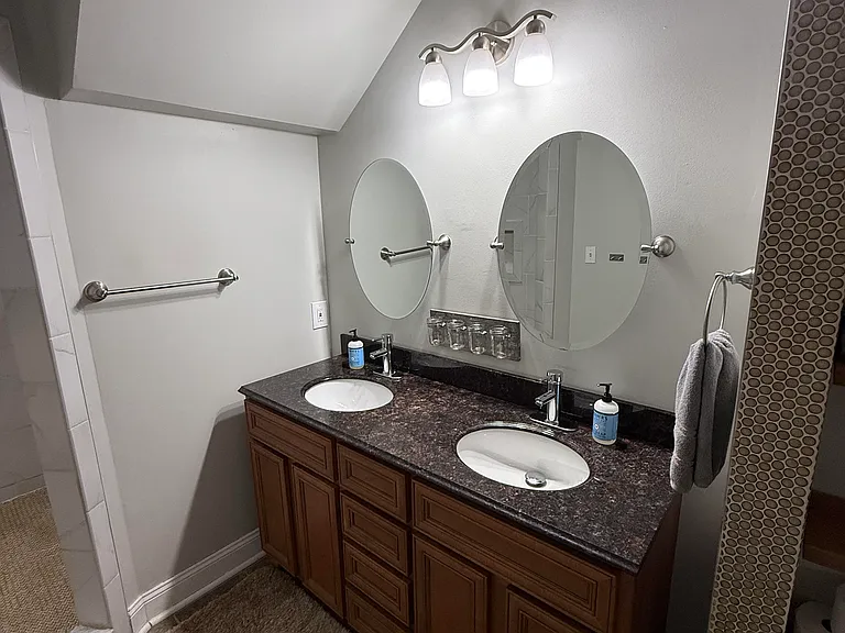 4060 Juniata St — Photo 10