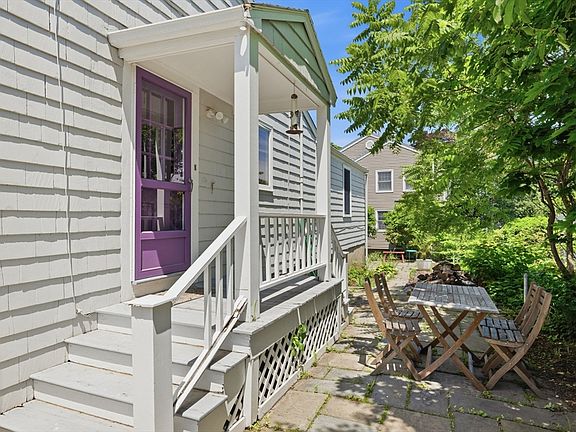 4th image of 21 Shepard St