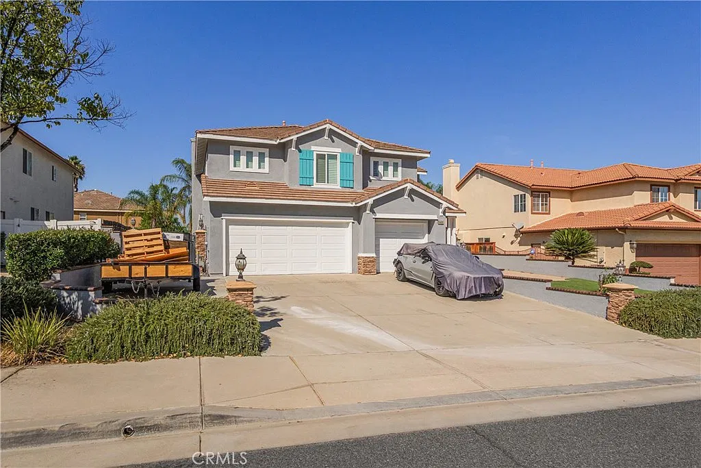 4 bed, 2.5 bath, 2424 sqft, $4,200 — Photo 3