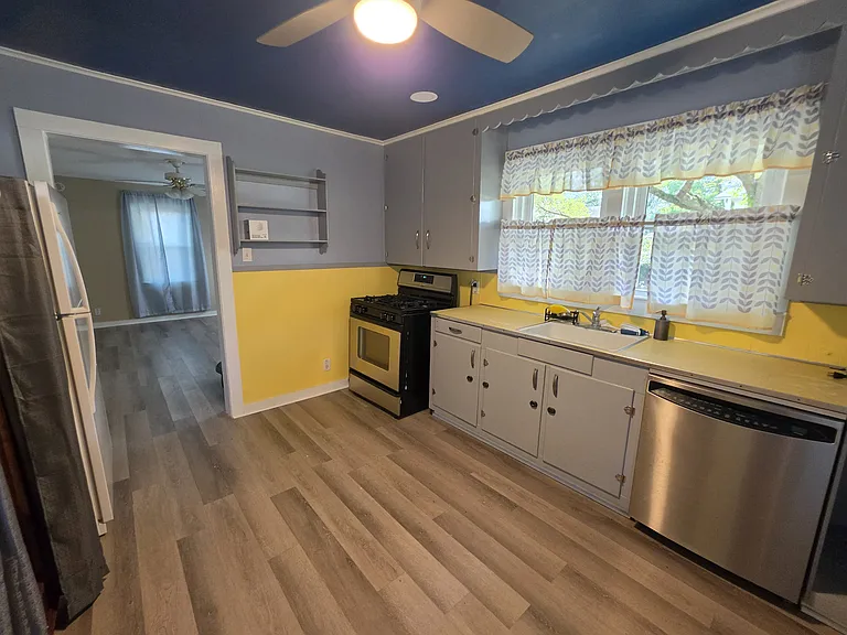 603 S Cherry St — Photo 11
