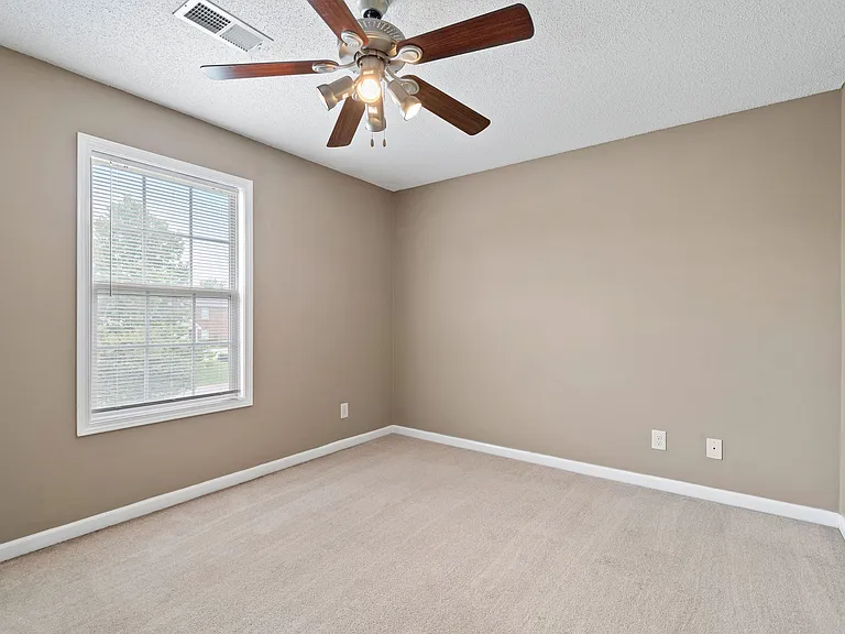 524 Patriot Park Ct — Photo 13