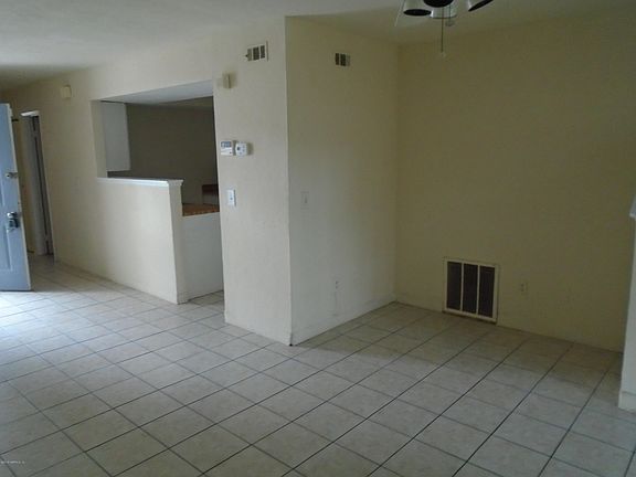 2nd image of 2967 E Bayshore Dr