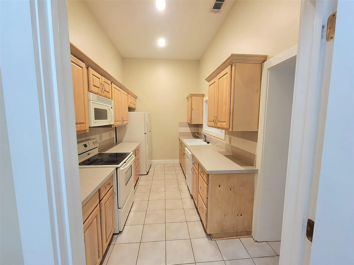 Building Photo - 2315 Harborside Dr #206
