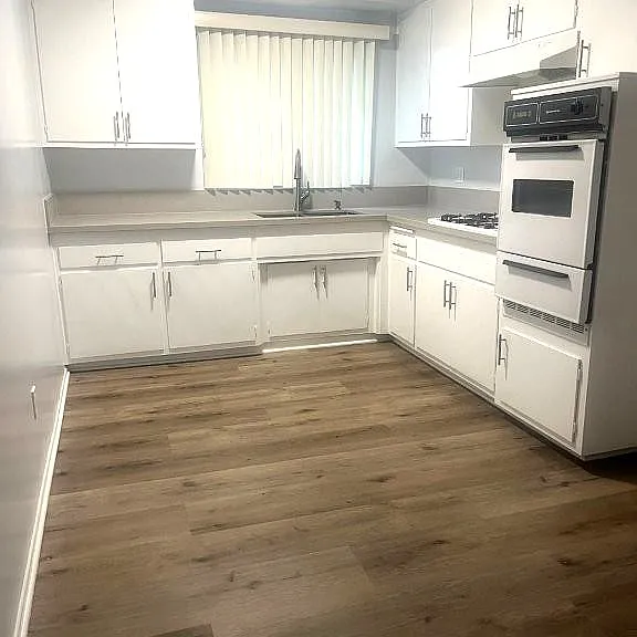 1124 N Columbus Ave — Photo 2
