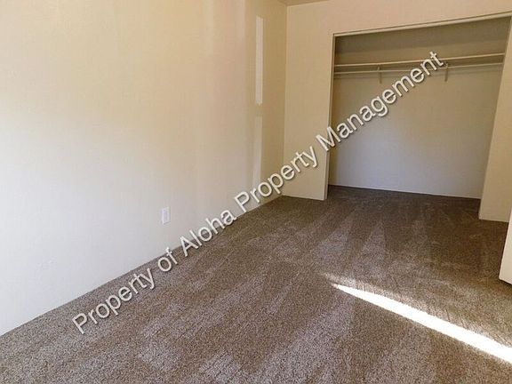 4th image of 2103 E Oak St