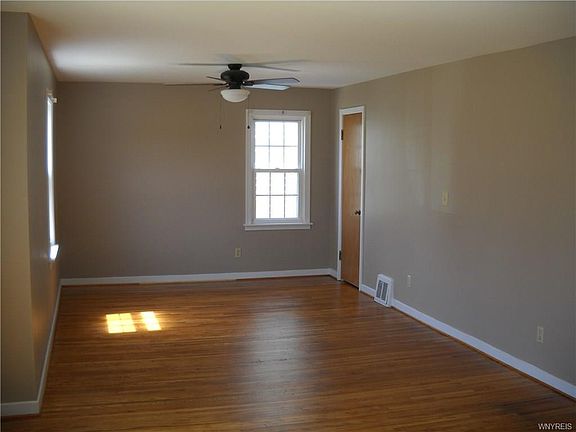 4th image of 726 Harrison Ave