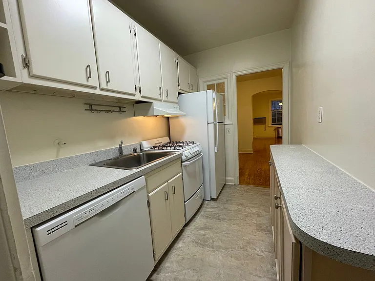 4021 Davis Pl NW — Photo 7