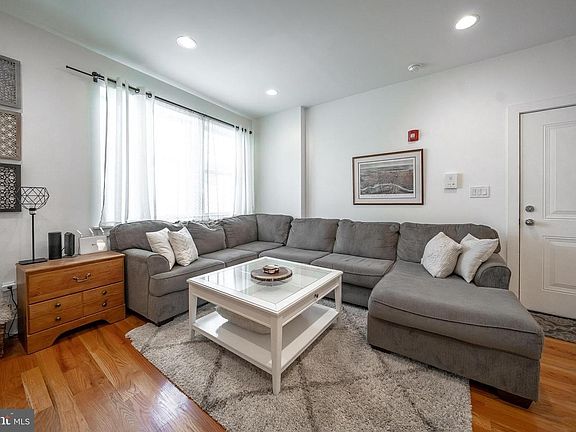 2nd image of 316 Richmond St #1
