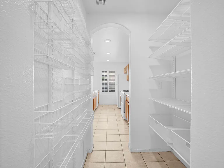 2446 El Valle St — Photo 16