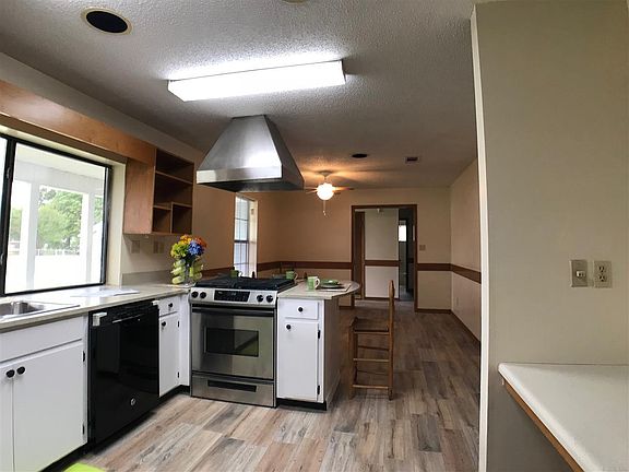 3rd image of 8346 N Beal St