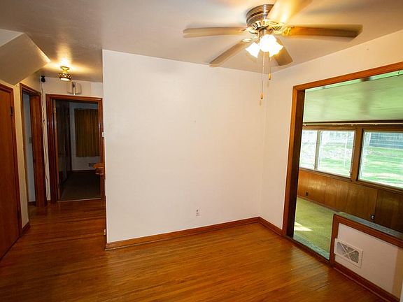 5th image of 1725 Cherokee Dr