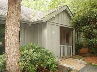 281 Chestnut Cv, Highlands, NC 28741