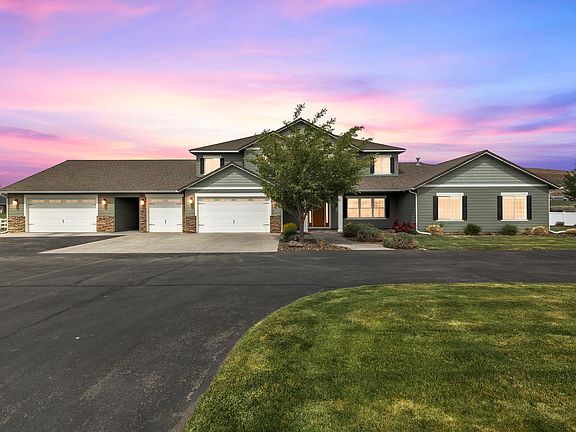 2nd image of 77708 E Canyon Meadow Dr