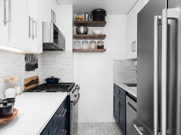 333 East 66th Street image 6 of 12