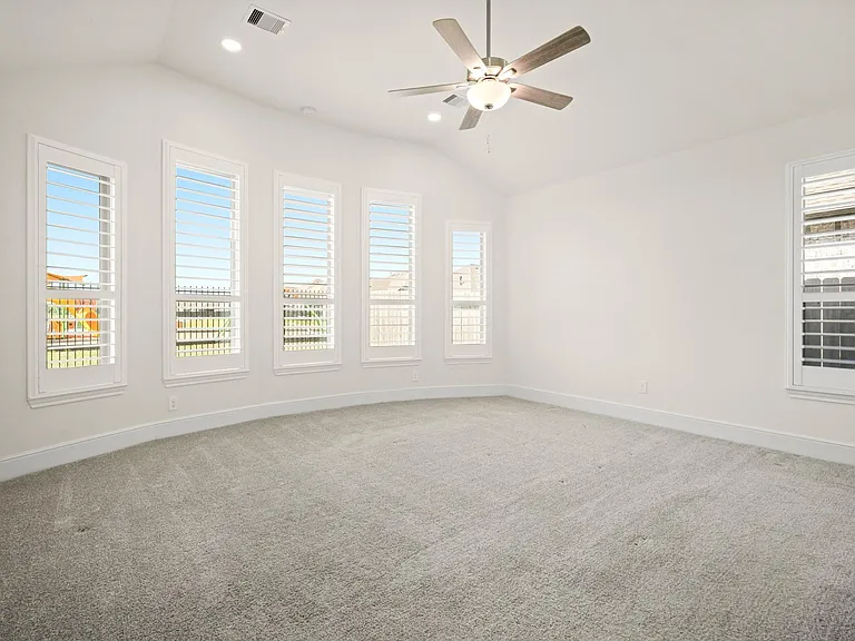 929 Wormwood Dr — Photo 16