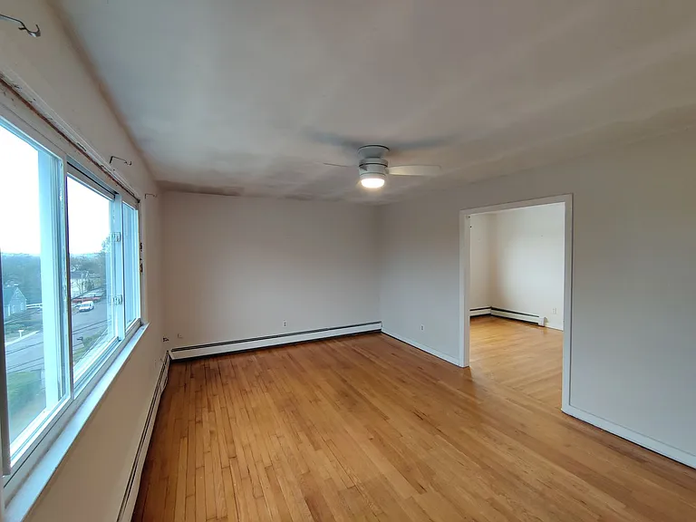 135-137 Hillcrest Rd — Photo 7