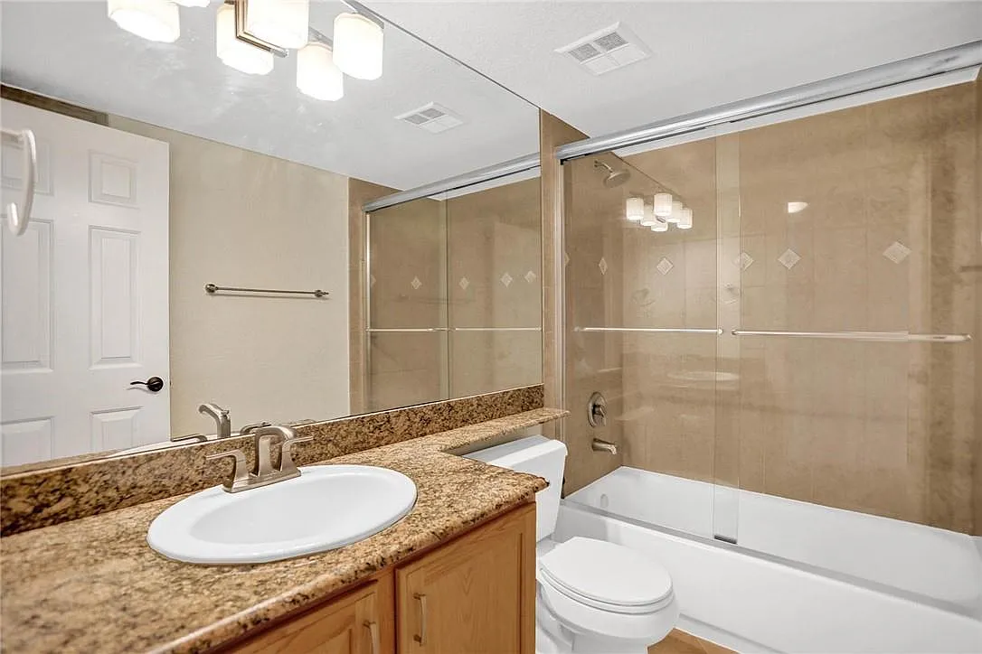 2 bed, 1000 sqft, $2,350 — Photo 4