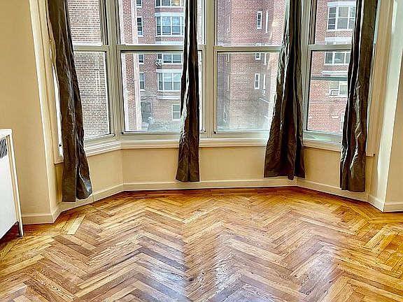 3rd image of 190 72nd St APT 129