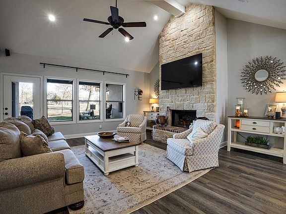 4th image of 359 Saint Andrews Dr