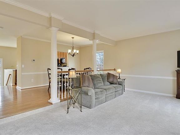 5th image of 44000 Royal Crest Sq