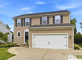 6104 Woodford Dr, Lake View, NY 14085