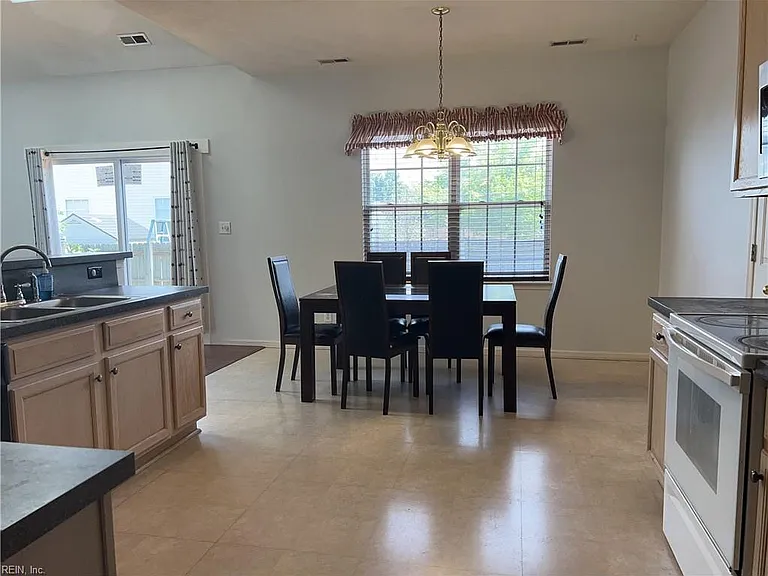 1837 Heald Way — Photo 22