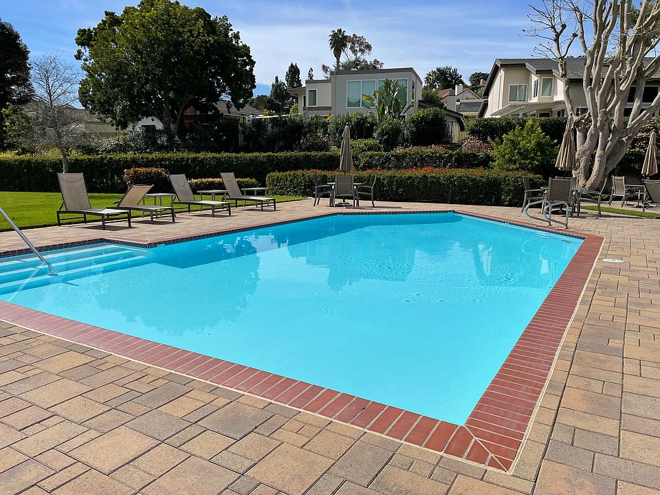 Windemere Community Clubhouse with pools, hot tub, fitness rooms, racquetball, pickleball & tennis courts