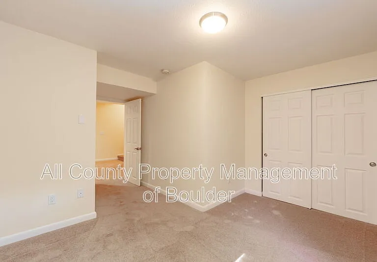 1288 Redwood Ave — Photo 22