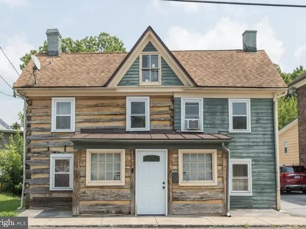 131 S Massanutten St, Strasburg, VA 22657