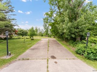 9780 Wehrle Dr, Clarence, NY 14031