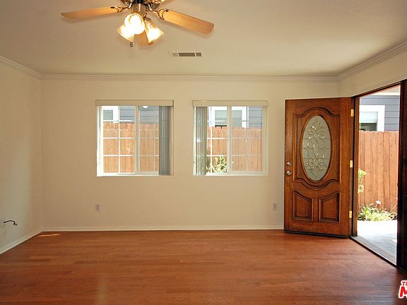 4th image of 2111 Echo Park Ave
