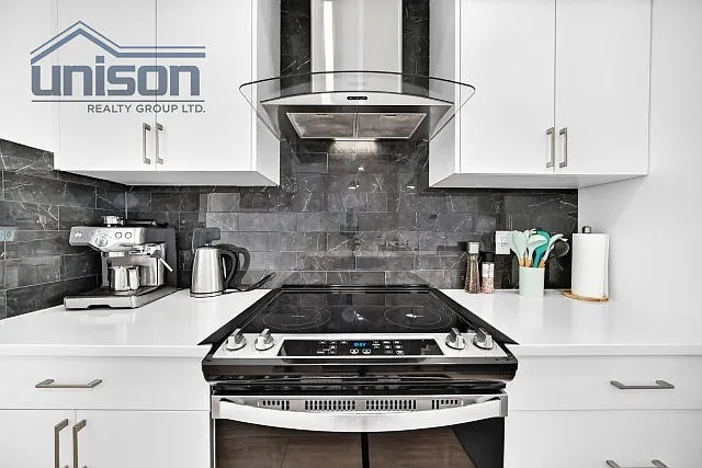 3 bed, 2.5 bath, 1650 sqft, $3,800 — Photo 2
