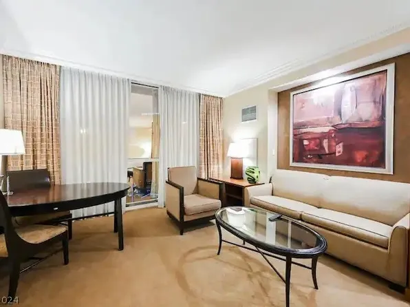 145 E Harmon Ave #518, Las Vegas, NV 89109