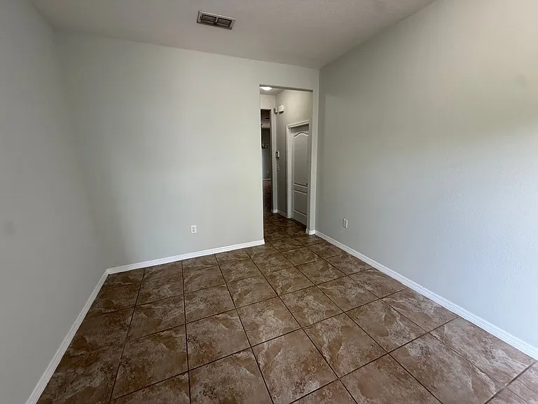 10769 Savannah Landing Cir — Photo 4
