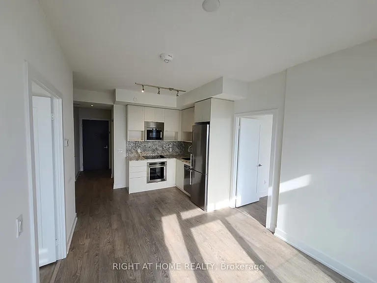 7 Mabelle Ave #4001 — Photo 15